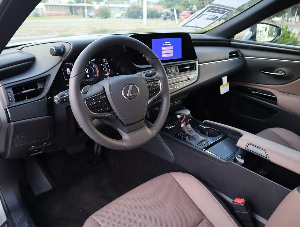 Used 2025 Beige Lexus 350 image 28