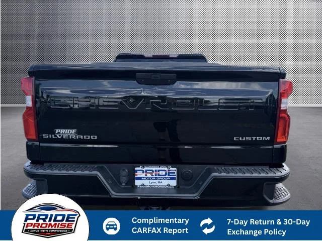 Used 2022 Black Chevrolet Custom image 5