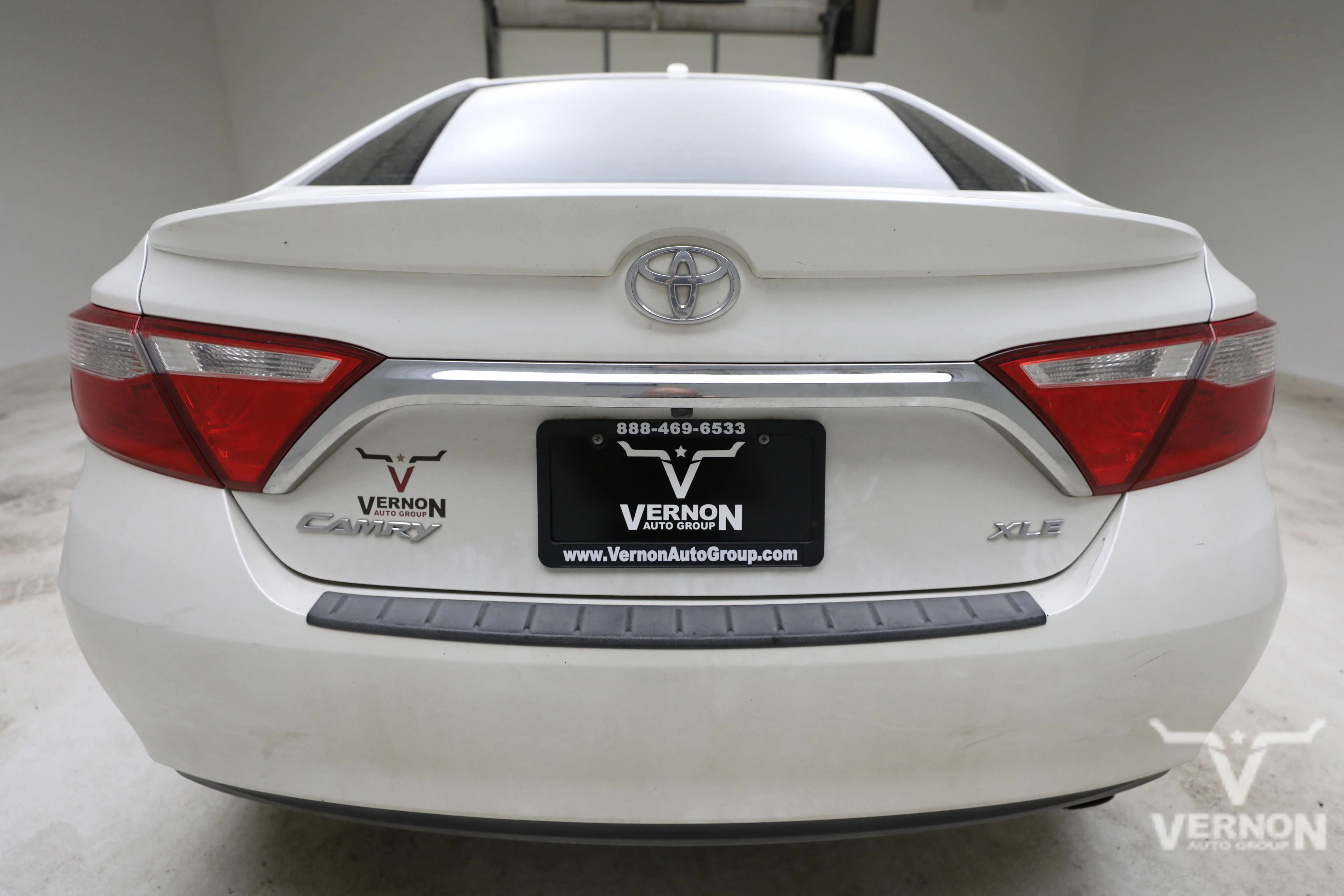 Pre-Owned 2017 Toyota Camry XLE FWD