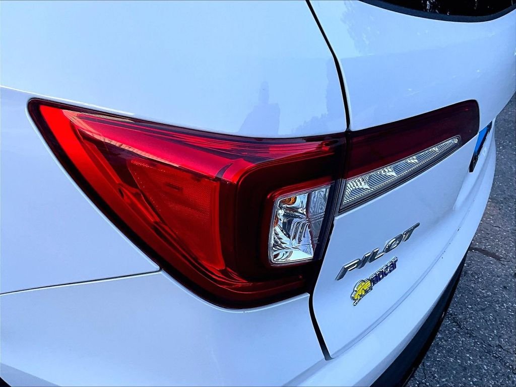 Used 2022 White Honda Special Edition image 33