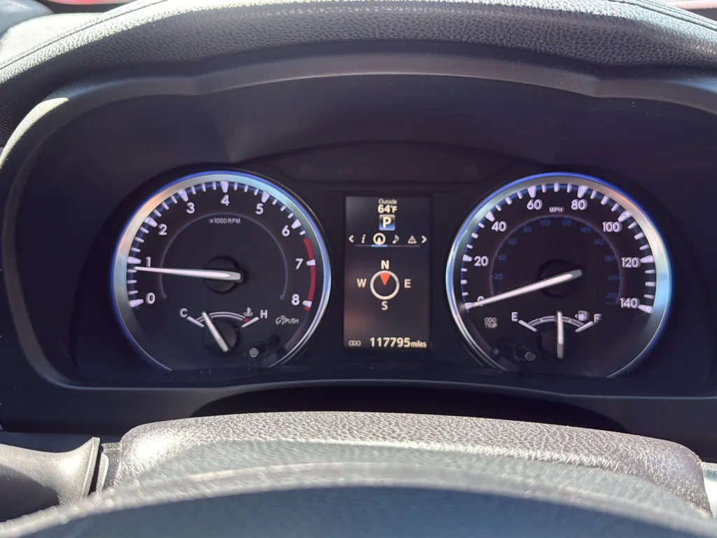 Used 2016 Gray Toyota XLE V6 image 11