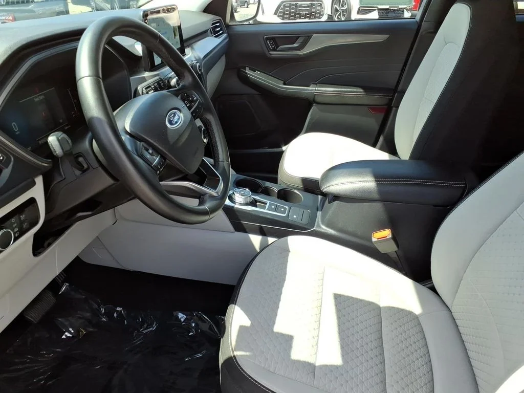 Used 2023 Silver Ford Active image 14
