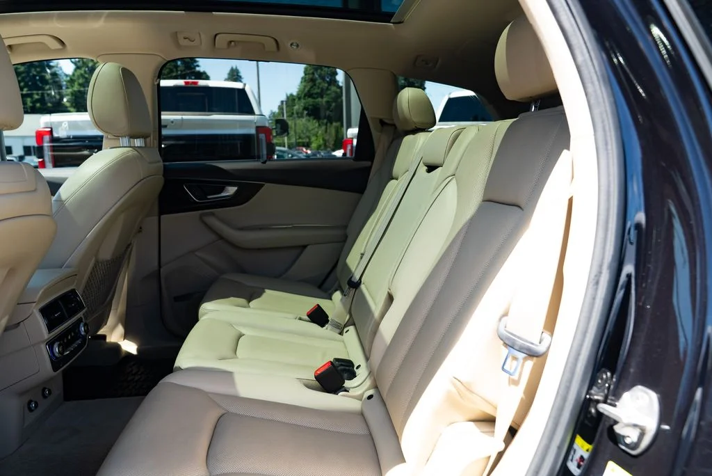 Used 2019 Black Audi 55 Prestige image 22