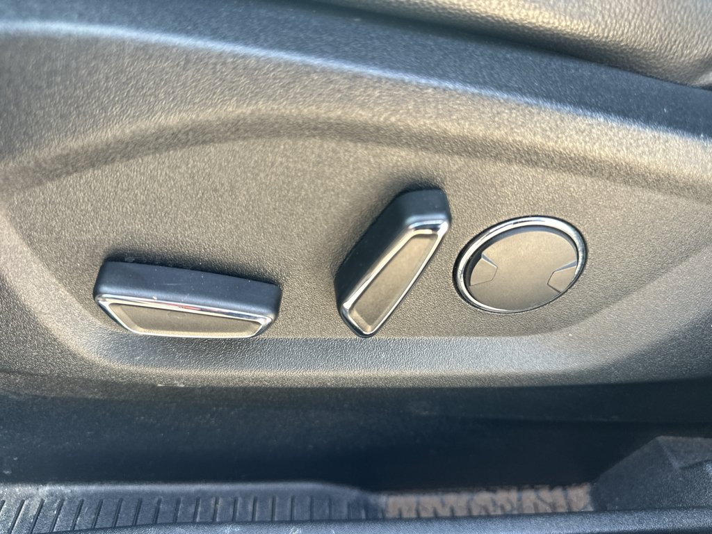 Used 2017 Magnetic Metallic Ford SEL image 14
