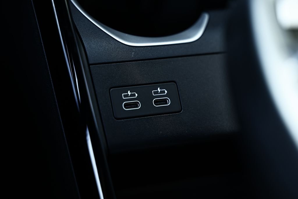 New 2027 C31 BMW xDrive28i image 37