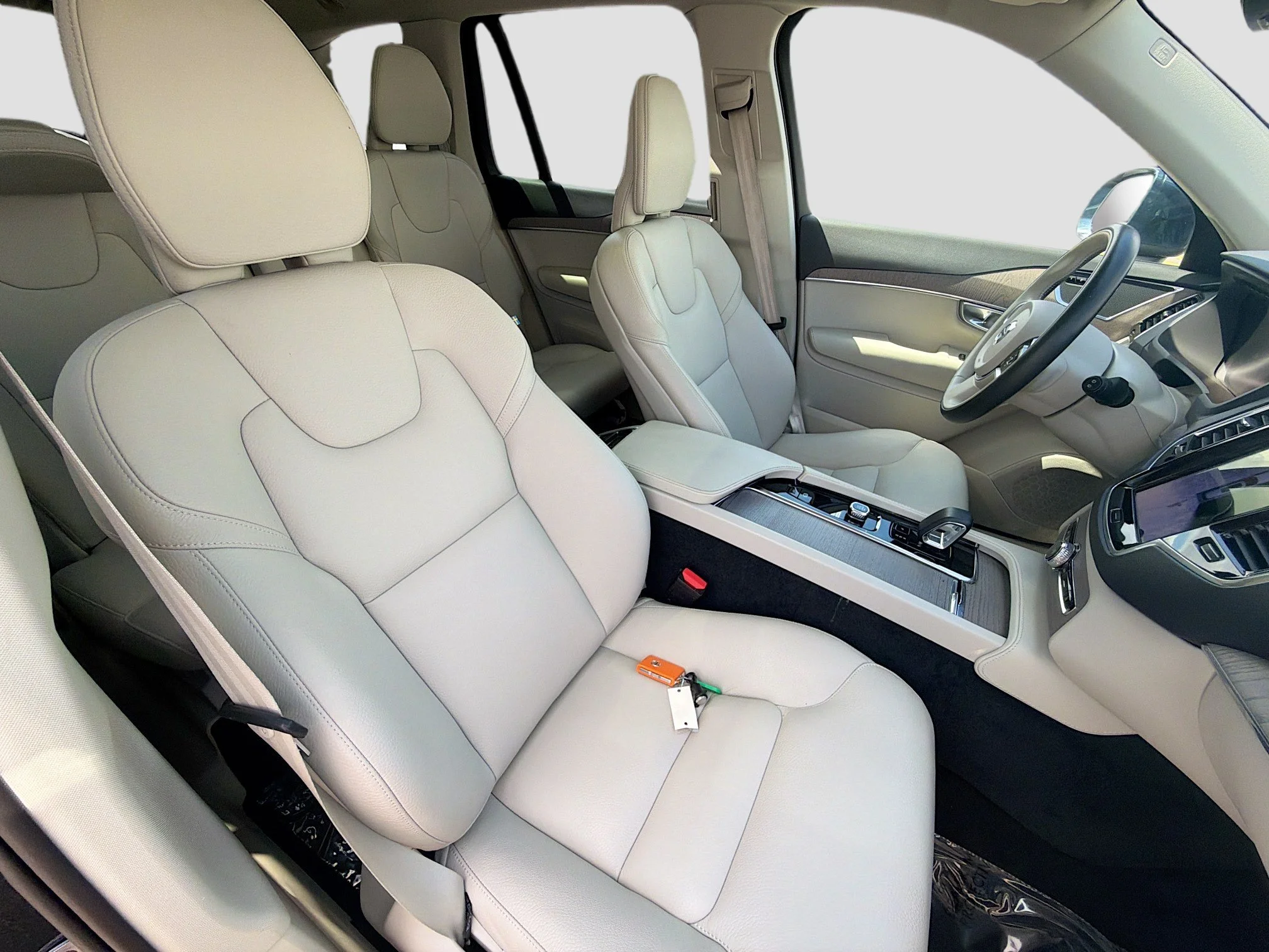 Used 2025 Denim Blue Metallic Volvo Plus image 14