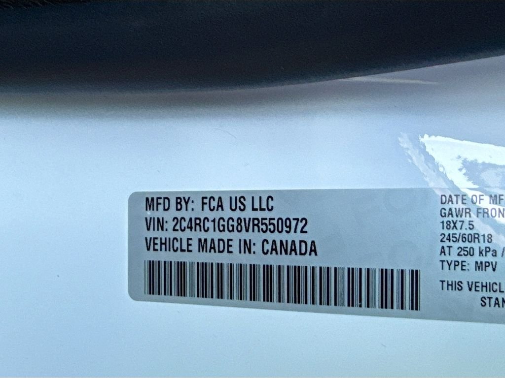New 2027 Bright White Clear-Coat Exterior Paint Chrysler Limited image 12