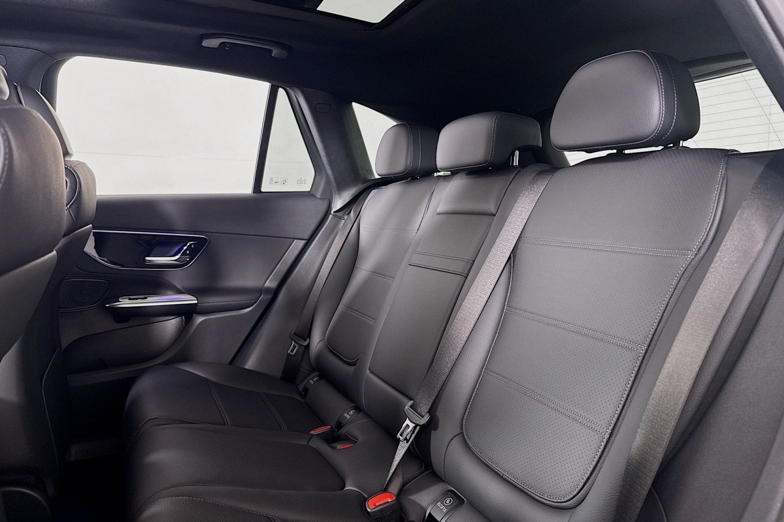 New 2026 Black Mercedes-Benz GLC 300 4MATIC® SUV image 7