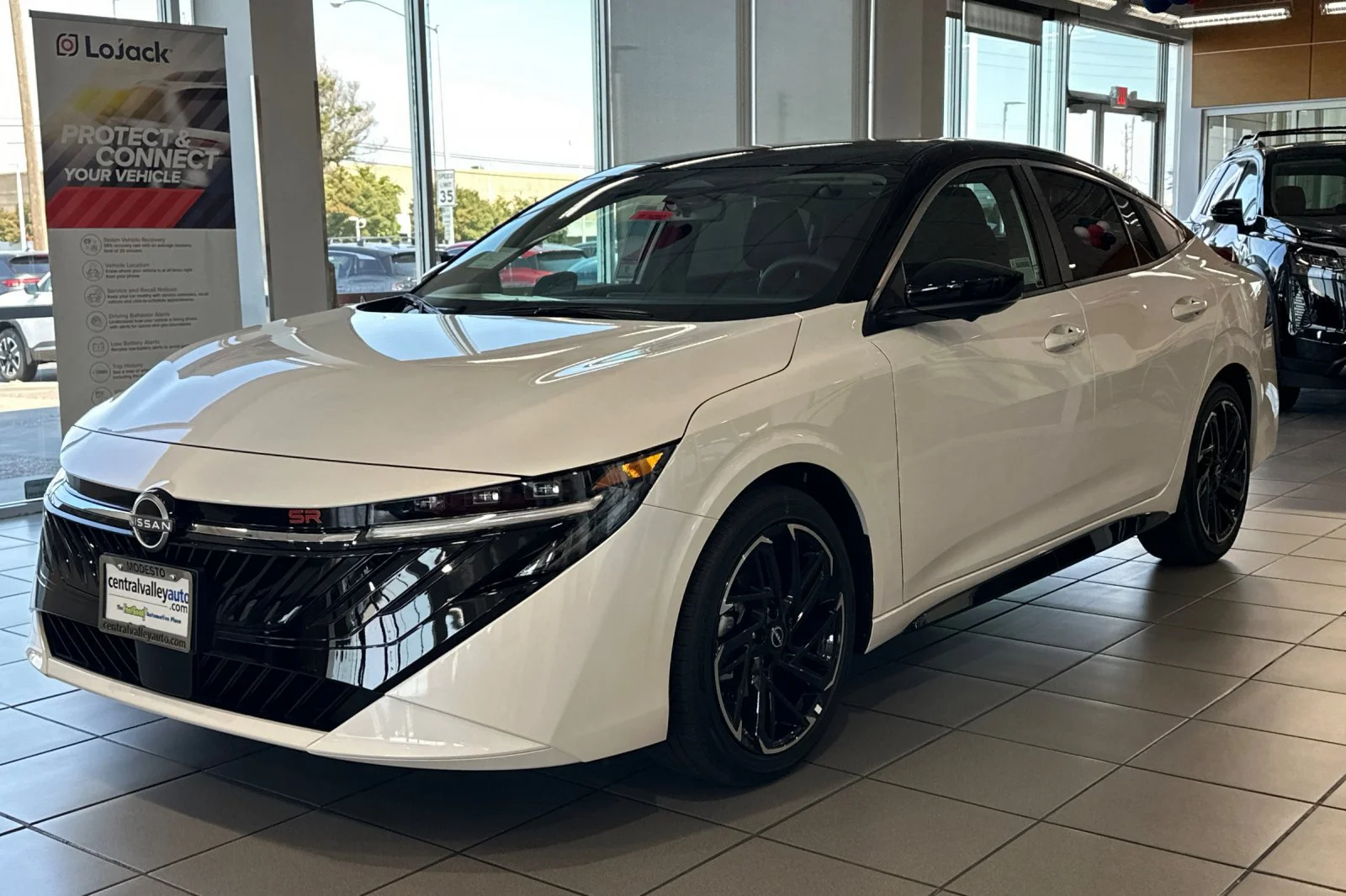 New 2026 Aspen White TriCoat / Super Black Two-tone Nissan SR image 8