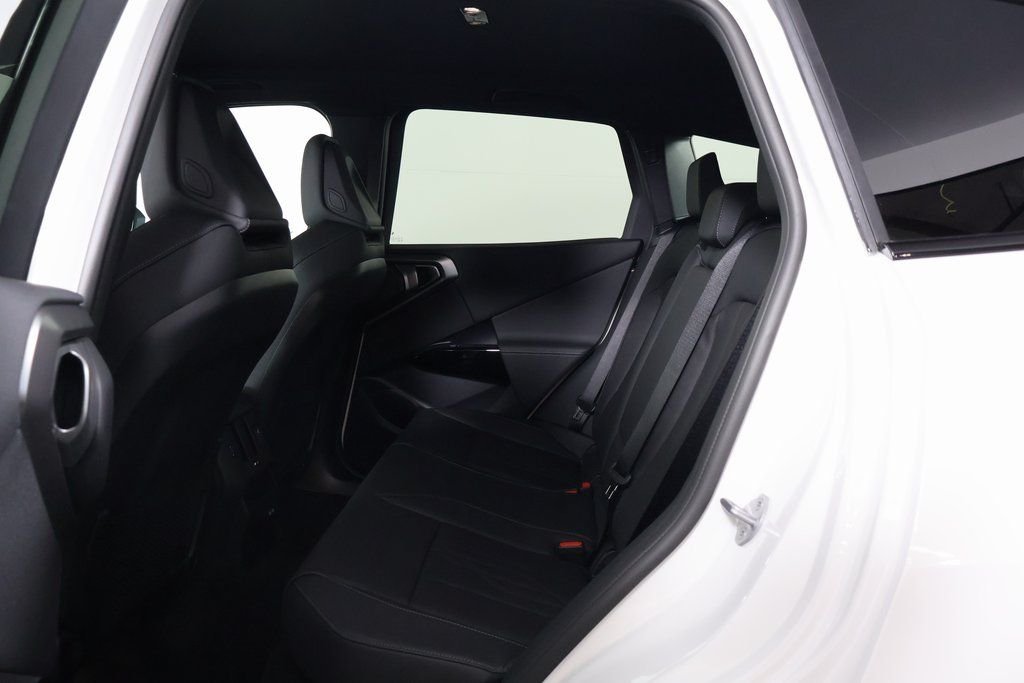New 2026 Alpine White BMW 30 xDrive image 6