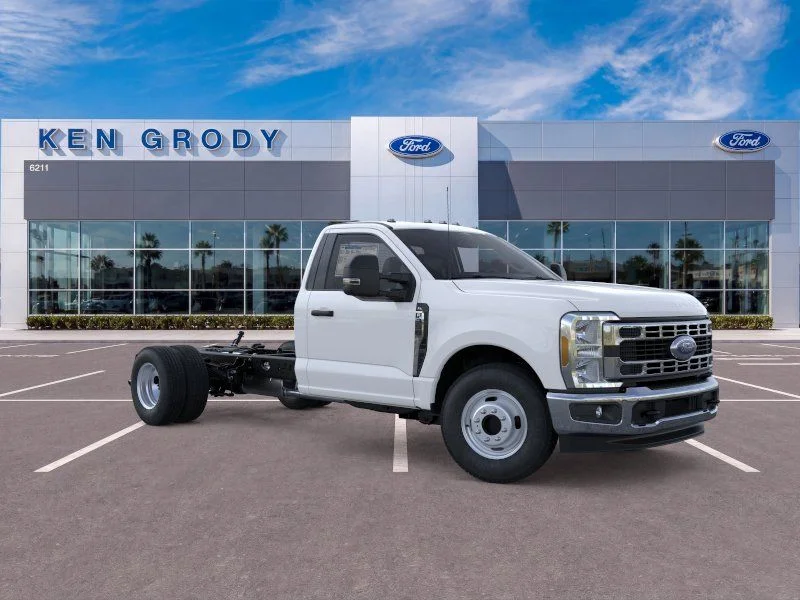 2026 Ford F-350 XL Regular Cab 169-In DRW's photo