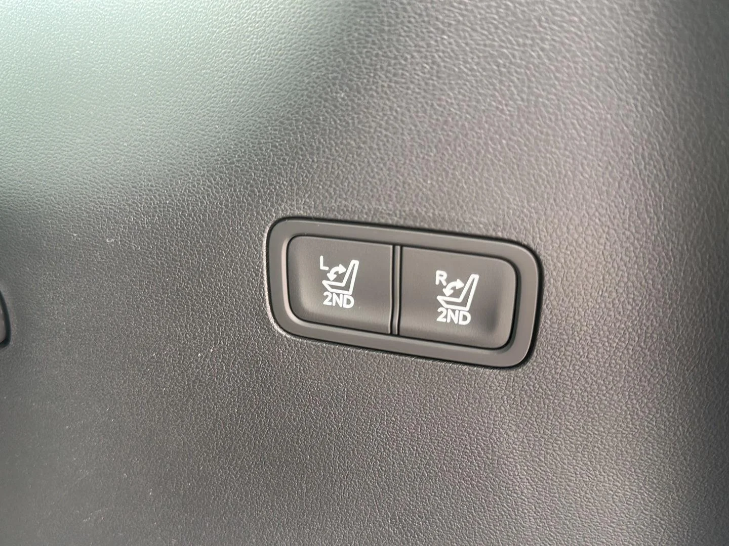 New 2026 Phantom Black Hyundai Limited 6P image 38