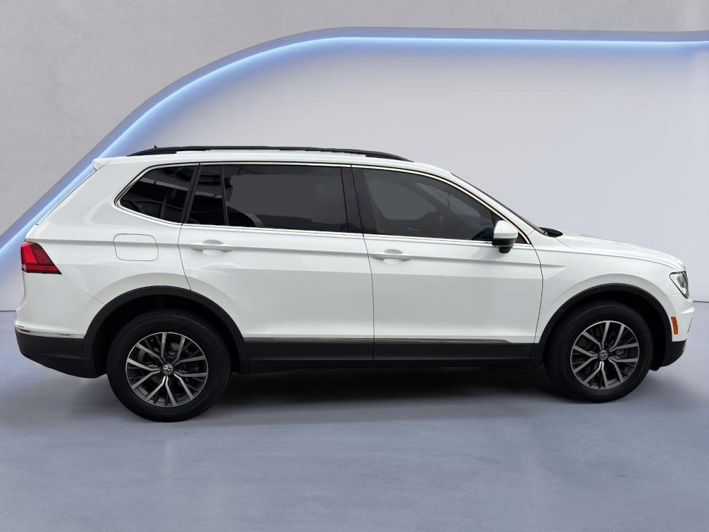 Used 2020 White Volkswagen SE image 6