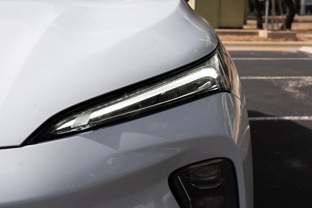 New 2026 Iridescent White Tricoat Buick Avenir image 3