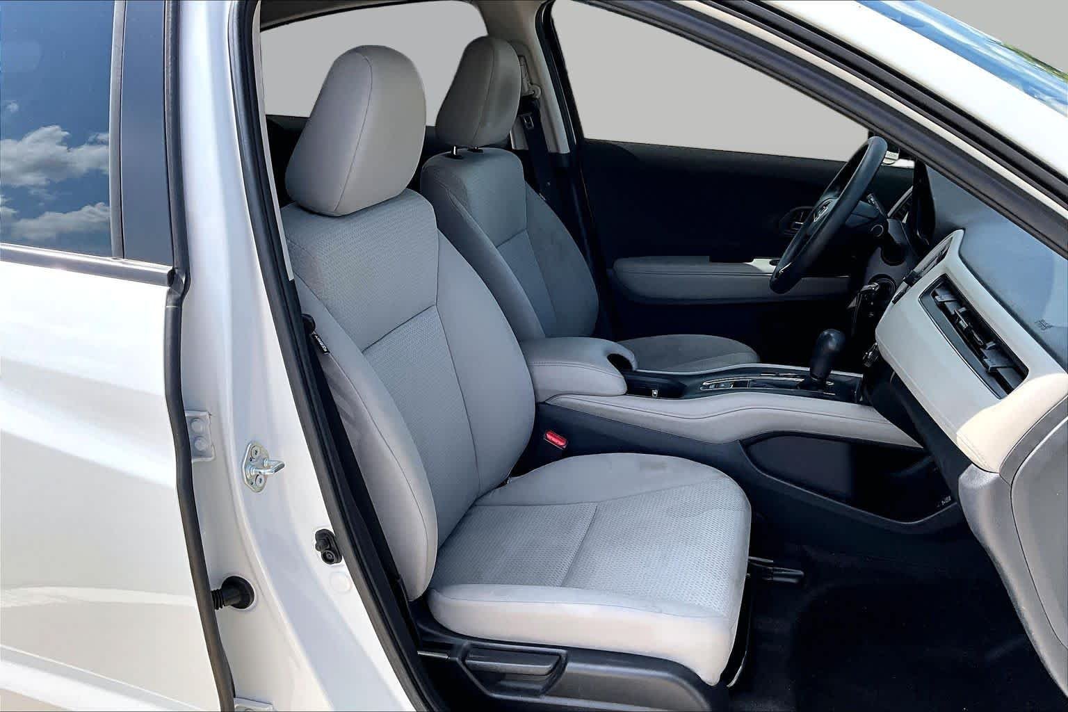 Used 2021 Platinum White Pearl Honda LX image 9
