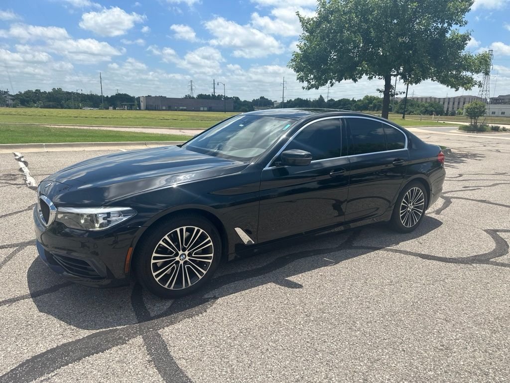 Used 2019 Black BMW 530i xDrive image 1