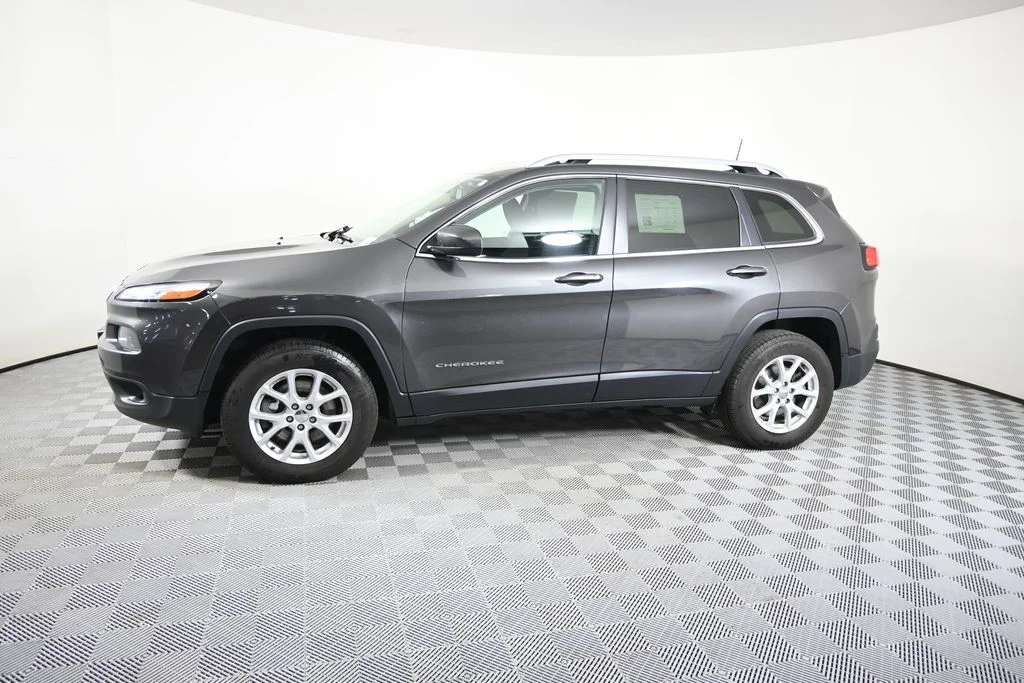 Used 2017 Jeep Cherokee Latitude with VIN 1C4PJMCS8HW606039 for sale in Forest Lake, Minnesota