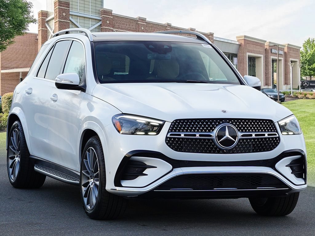 New 2026 MANUFAKTUR Moonlight White Metallic Mercedes-Benz GLE 350 image 3