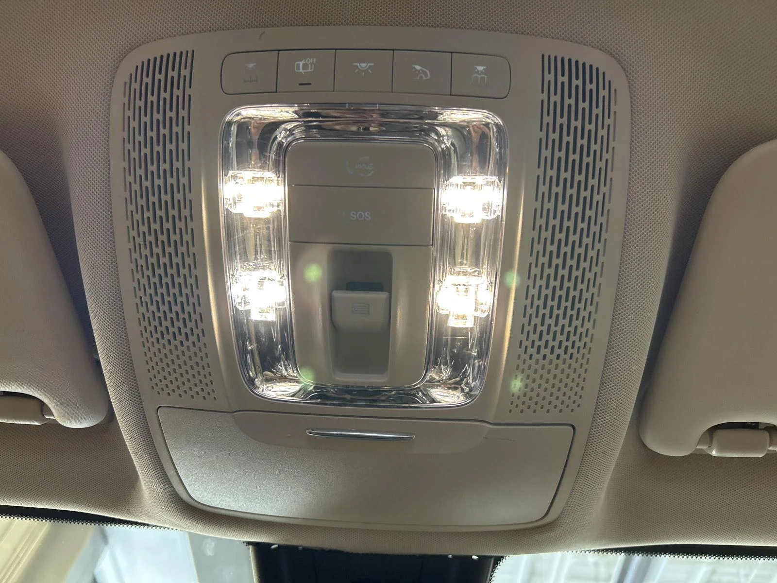 Used 2020 Polar White Mercedes-Benz GLB 250 image 20