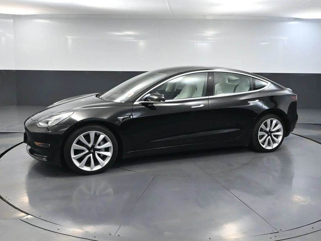 Used 2018 Black Tesla Long Range image 9