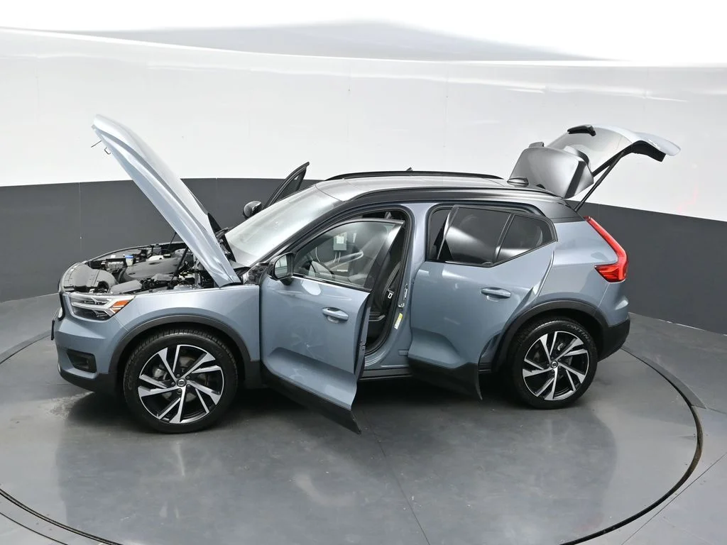 Used 2021 Thunder Gray Metallic Volvo R-Design image 37