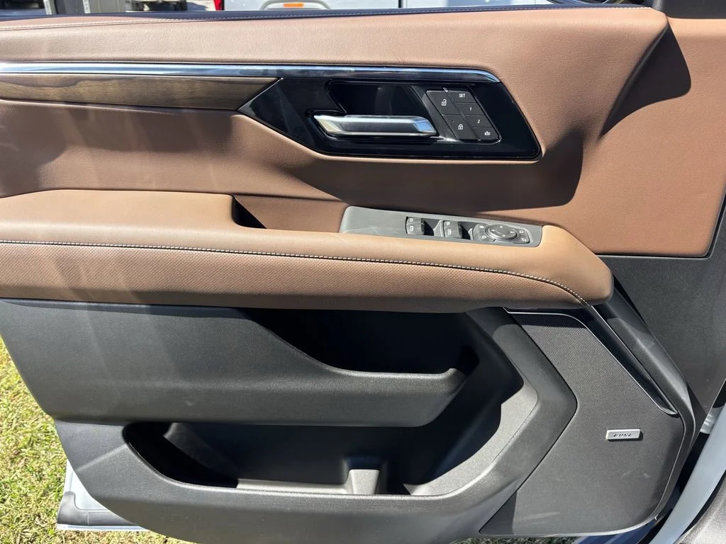 2026 Chevrolet Suburban High Country - Photo 11