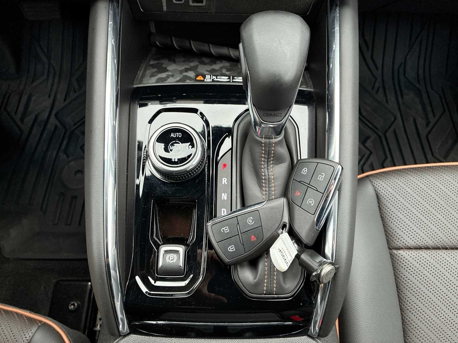 2023 GMC Canyon AT4 - Photo 16