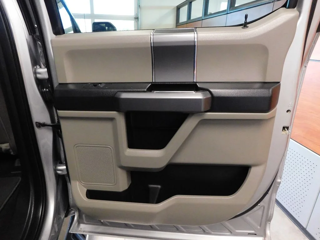 Used 2020 Iconic Silver Metallic Ford XLT image 35