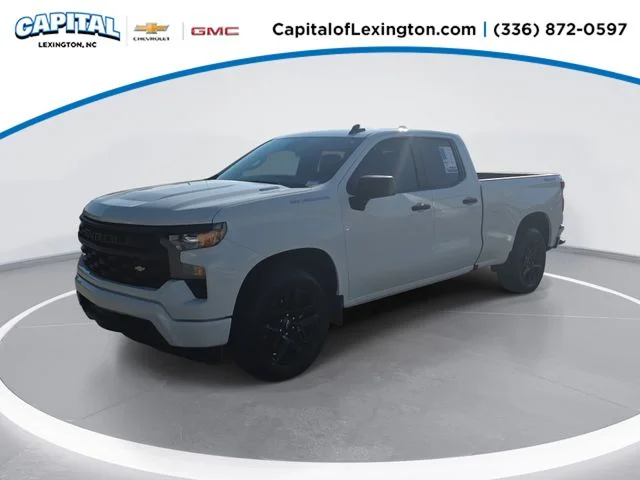 Used 2025 White Chevrolet Custom image 1