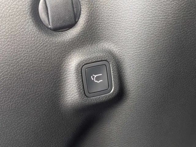 Used 2022 Diamond Black C Jeep Trailhawk image 13
