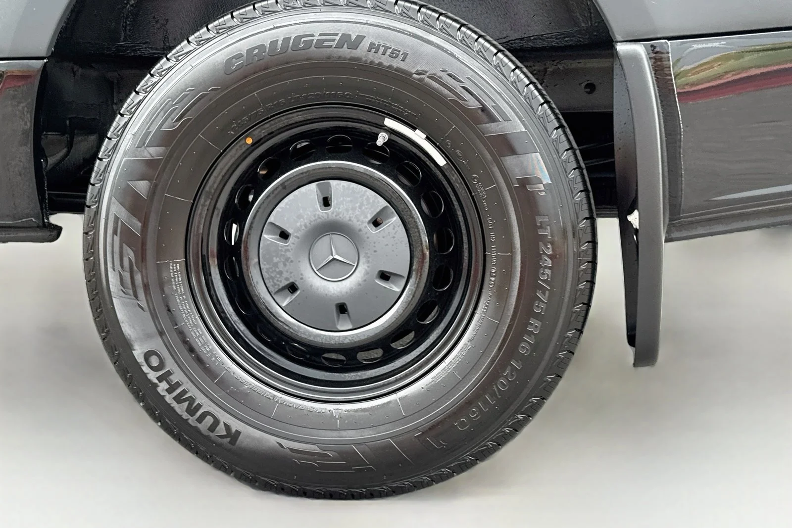 Used 2025 Obsidian Black Metallic Mercedes-Benz  image 27