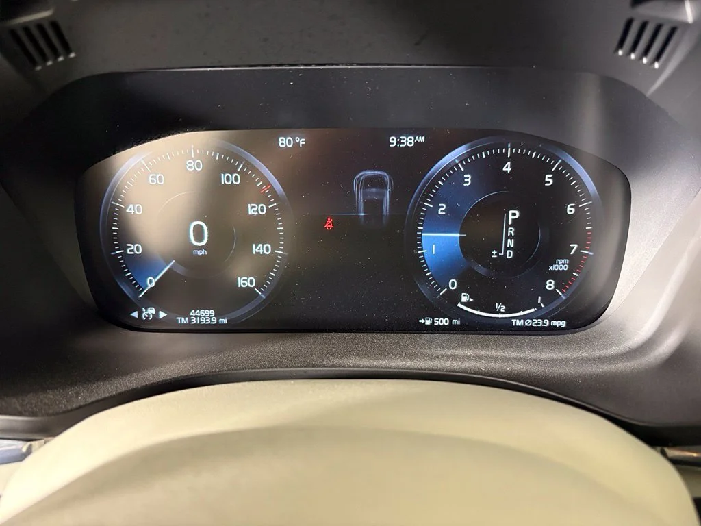 Used 2021 Blue Volvo T5 Momentum image 27