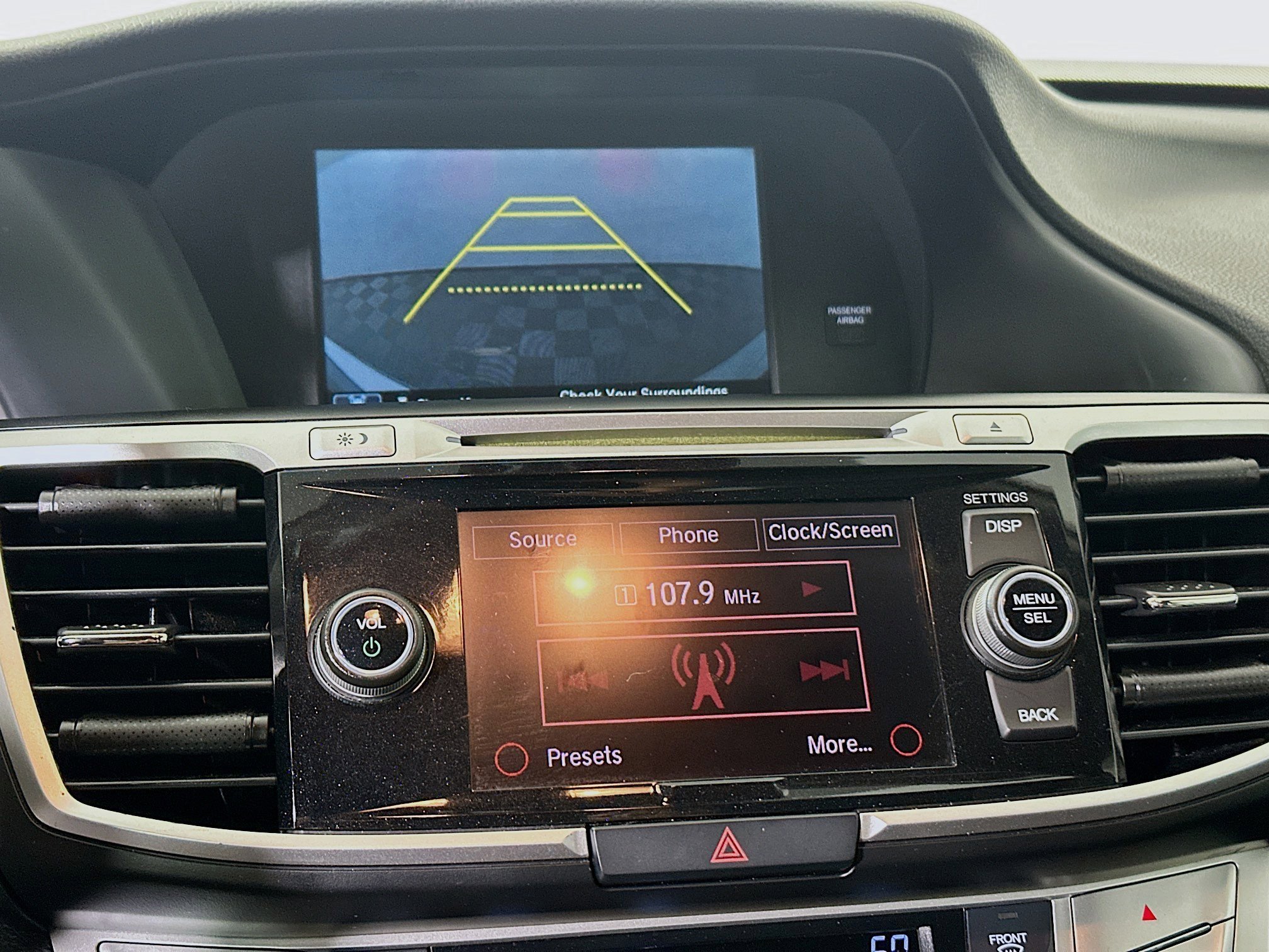Used 2014 Silver Honda EX-L image 25