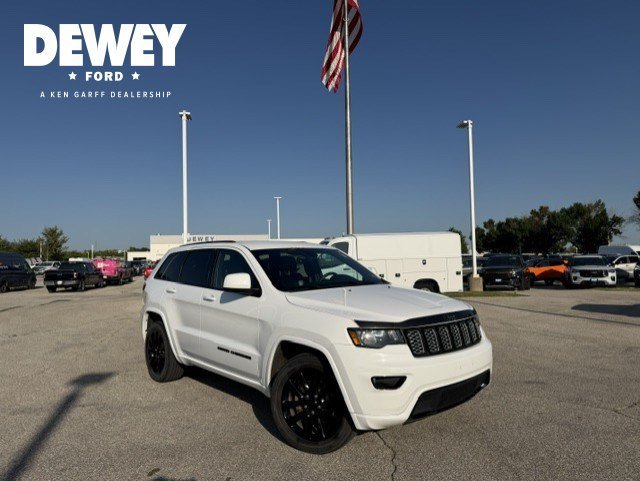 Used 2017 Bright White Clearcoat Jeep Altitude image 1