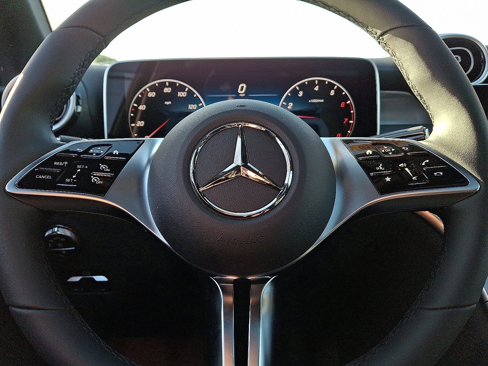 Used 2026 Graphite Grey Metallic Mercedes-Benz GLC 300 image 12