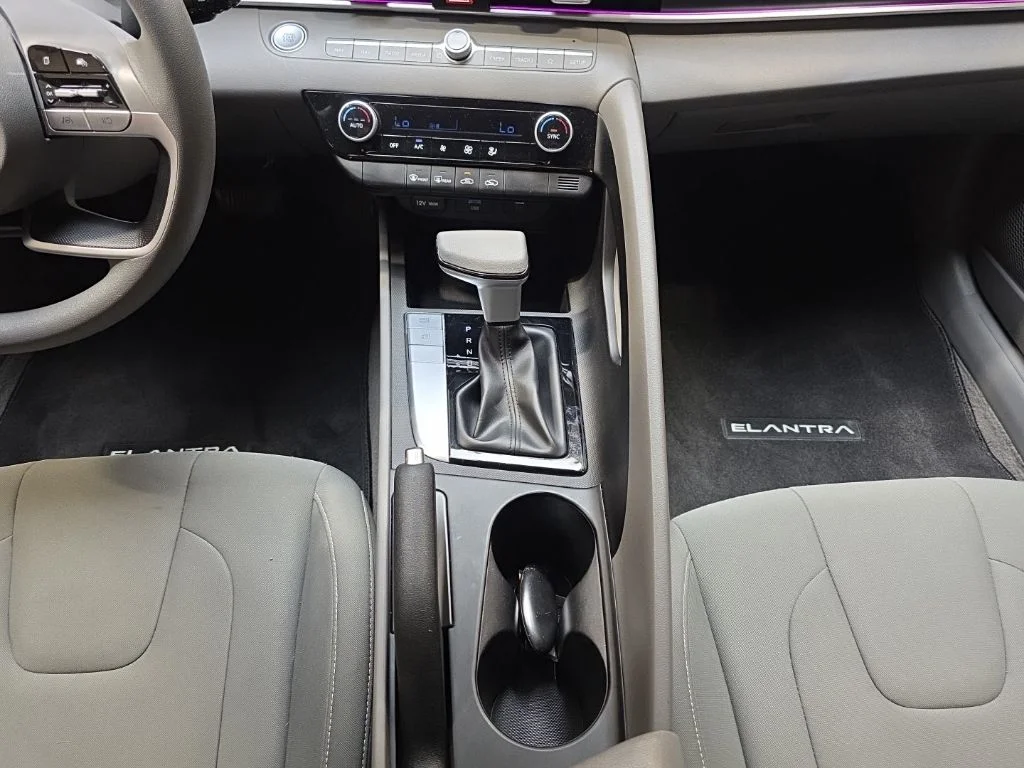 Used 2024 Amazon Gray Hyundai SEL image 20