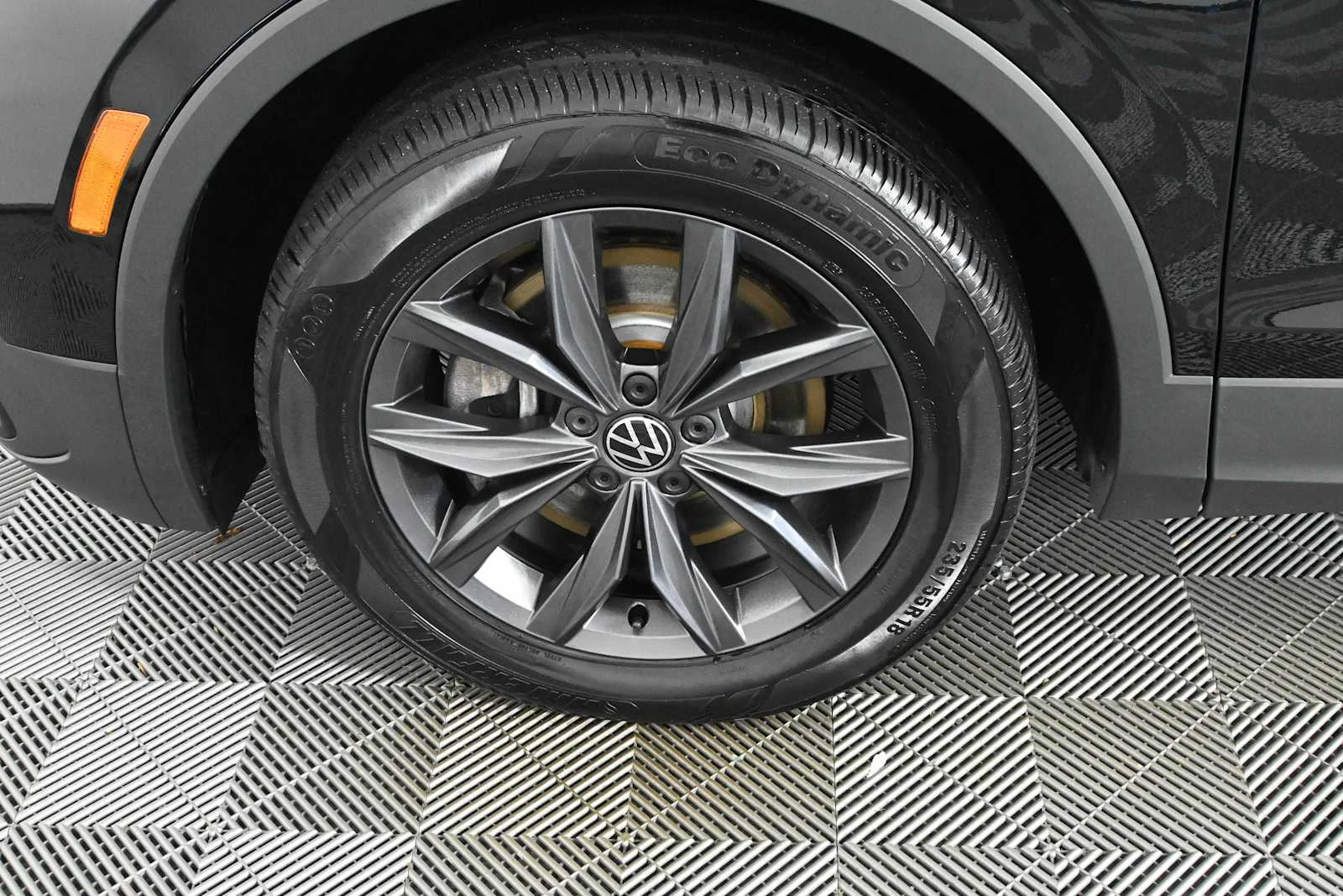 Certified Used 2022 Deep Black Pearl Volkswagen SE image 30