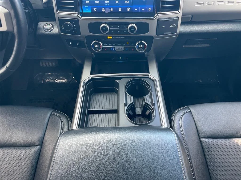 Used 2022 Star White Metallic Tri-Coat Ford LARIAT image 19
