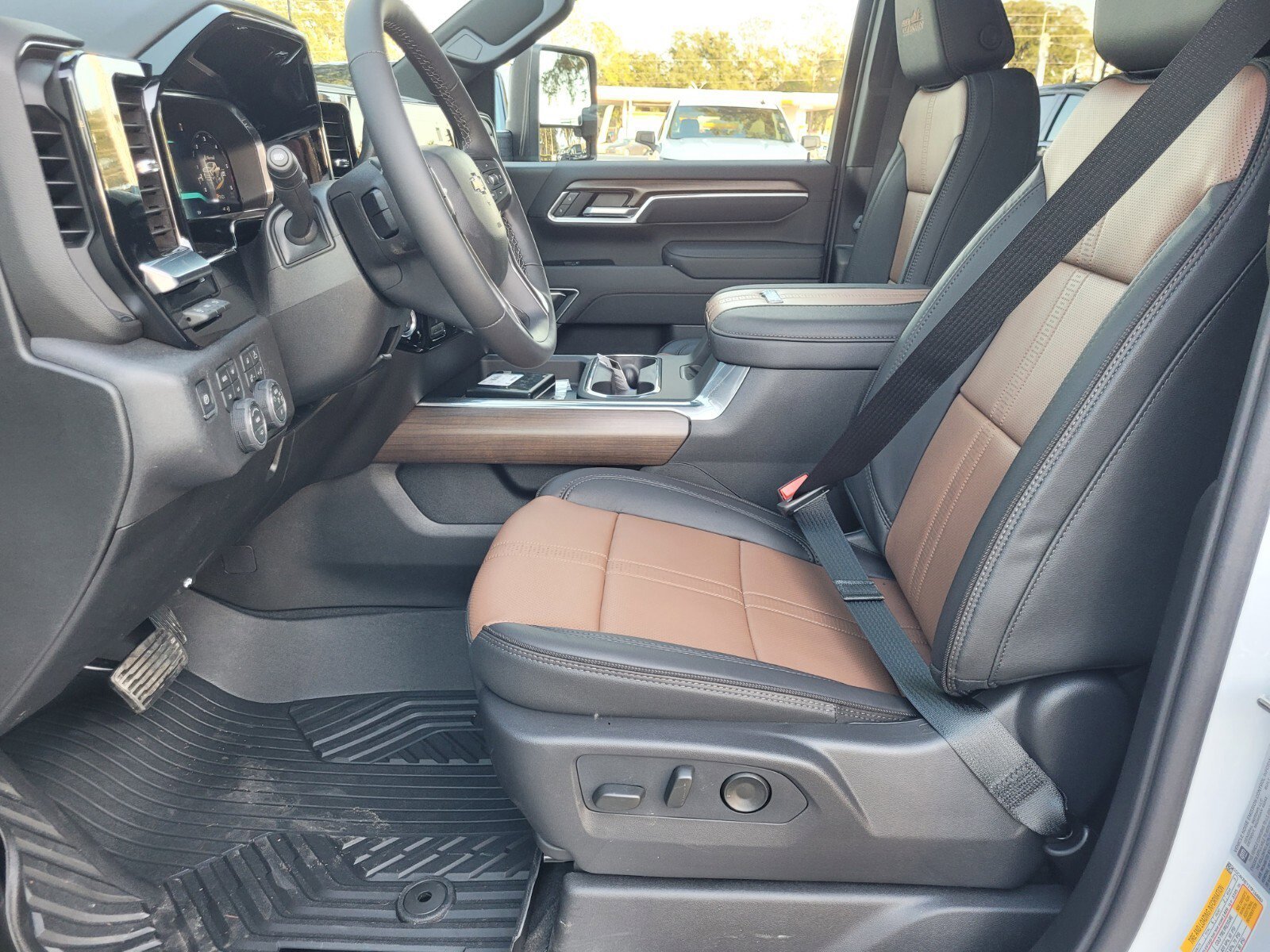 New 2026 Polar White Tricoat Chevrolet High Country image 24