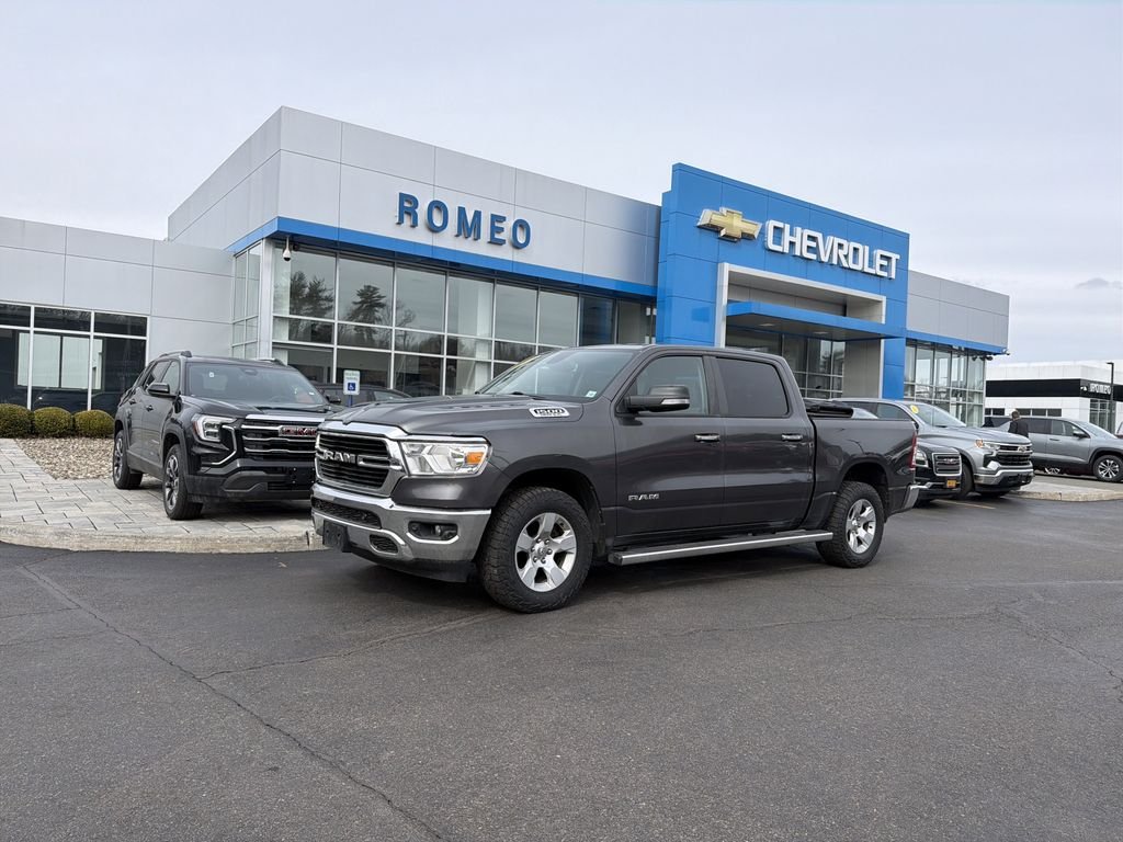 2019 RAM 1500 Big Horn/Lone Star 4x4 Crew Cab 5'7's photo
