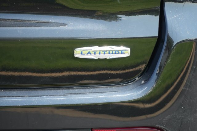 Used 2024 Black Jeep Latitude image 7