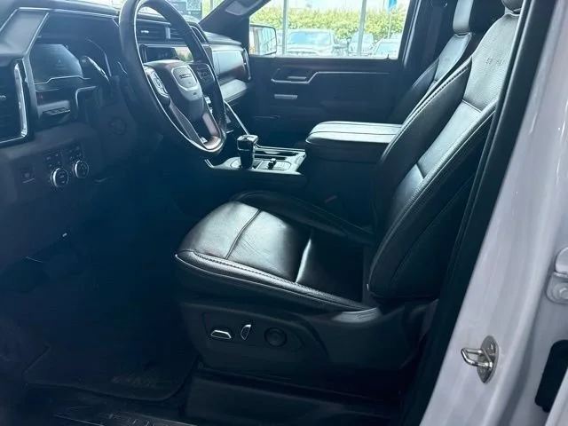 Used 2023 WHITE FROST TRICOAT GMC Denali image 5