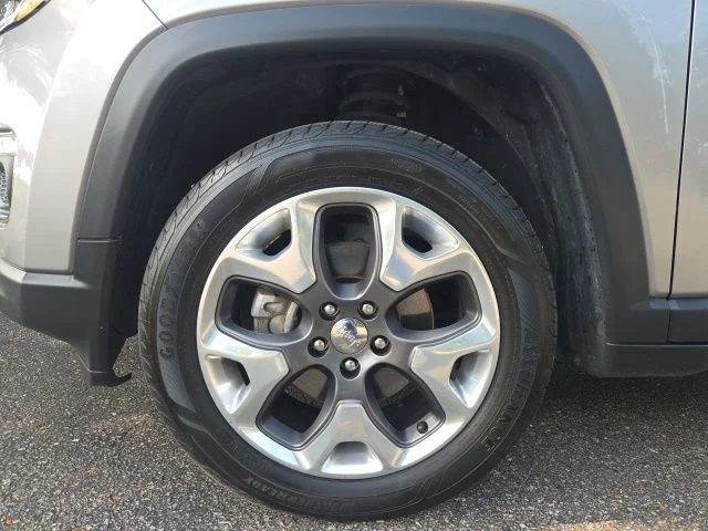 Used 2020 Silver Jeep Limited image 3