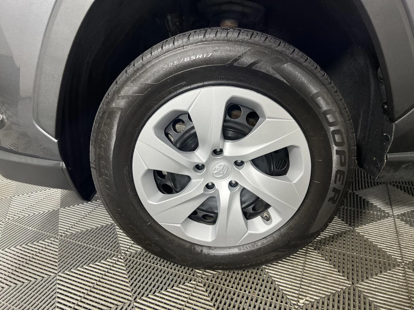 Used 2022 Magnetic Gray Metallic Toyota LE image 19