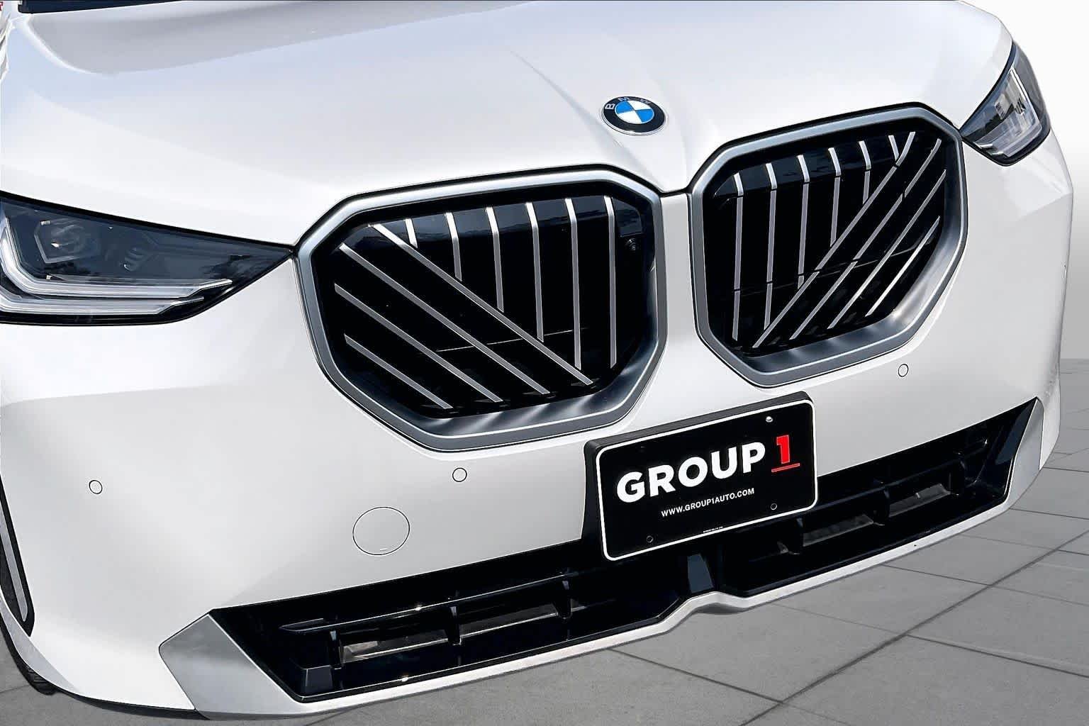 Used 2025 Mineral White Metallic BMW 30 xDrive image 31