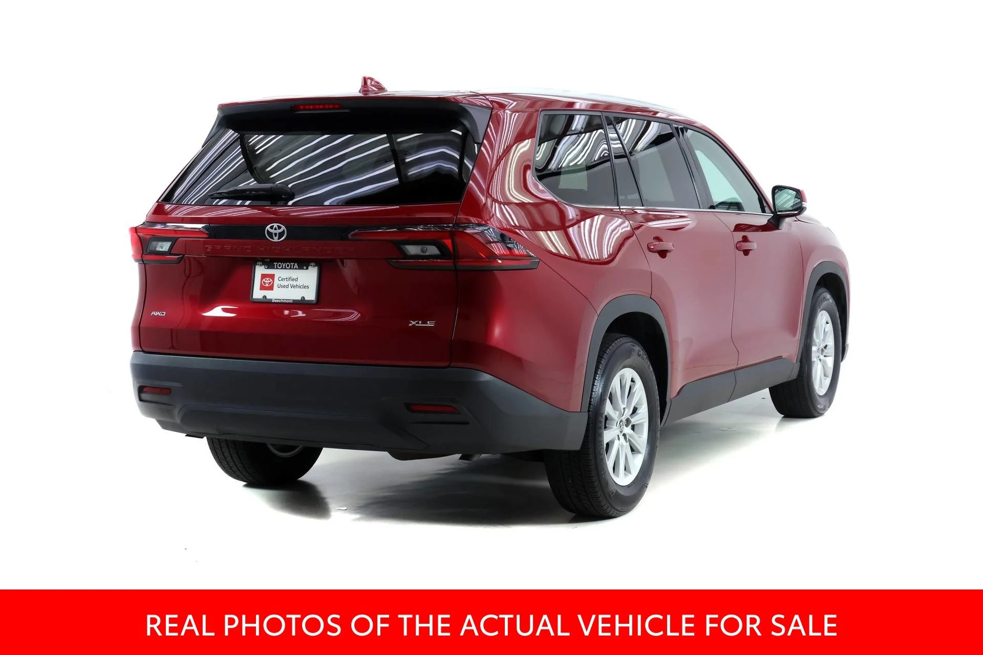 Used 2025 Red Toyota XLE image 2