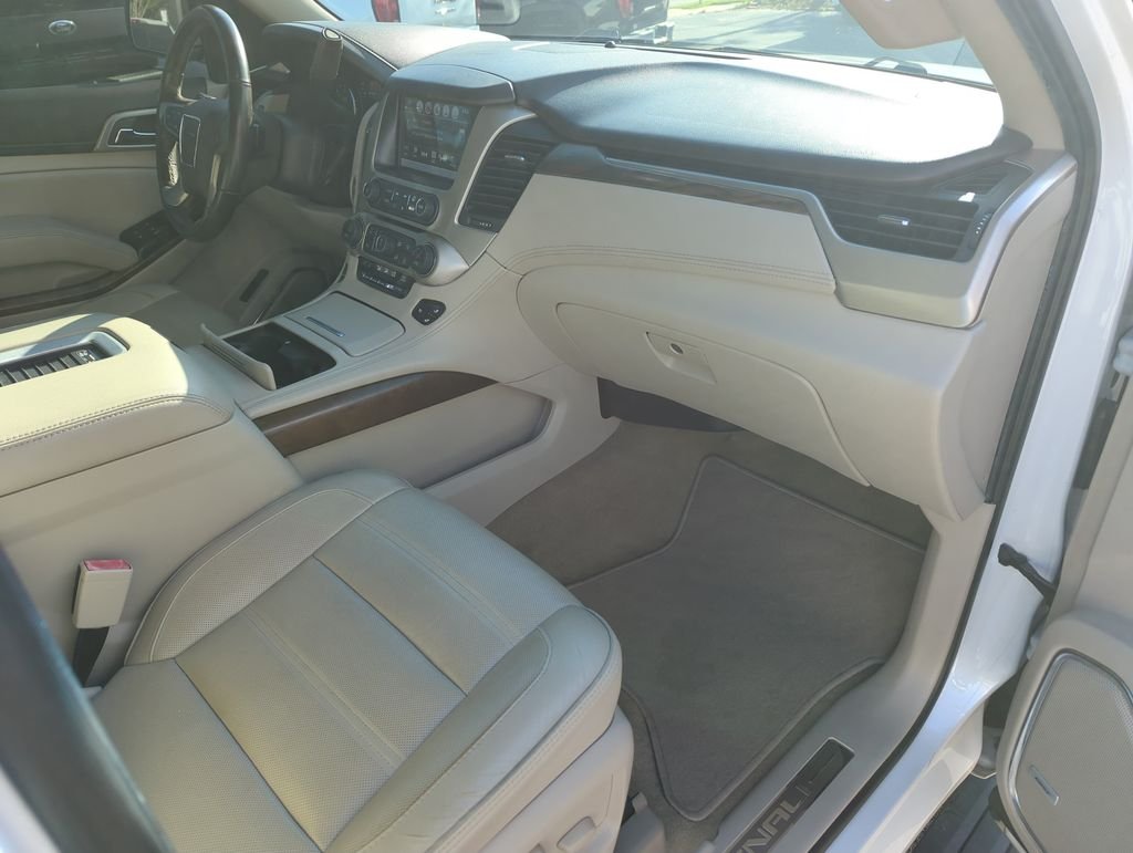 Used 2019 White GMC Denali image 37