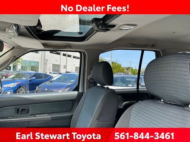 Used 2004 Silver Nissan SE image 19