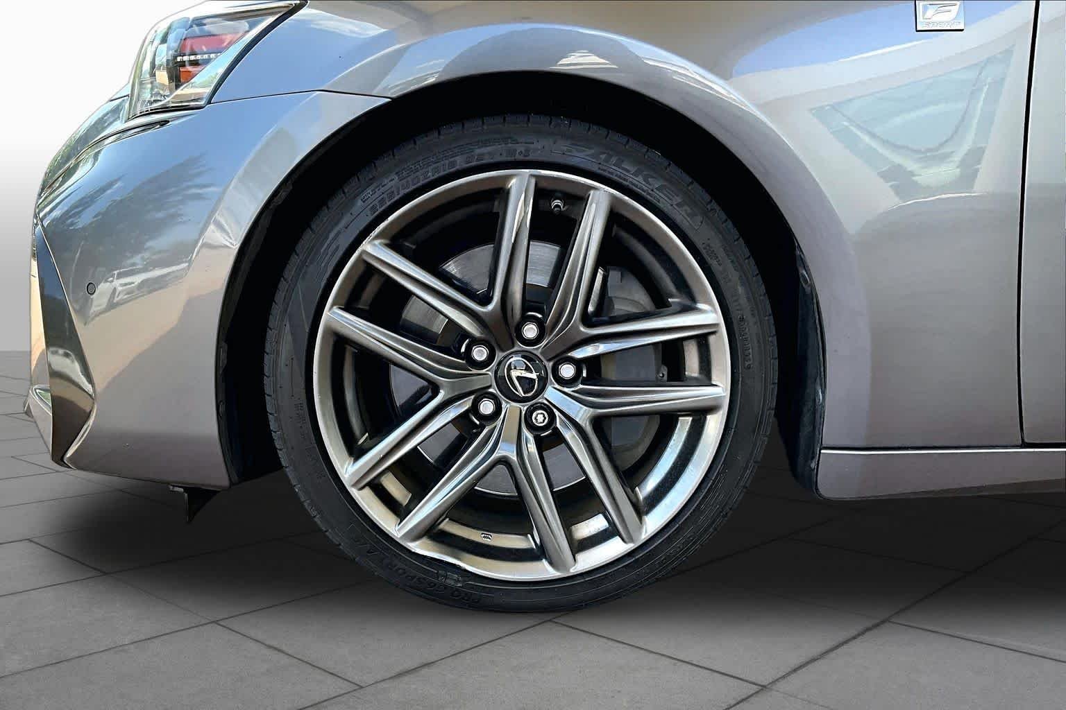 Used 2018 Nebula Gray Pearl Lexus  image 10