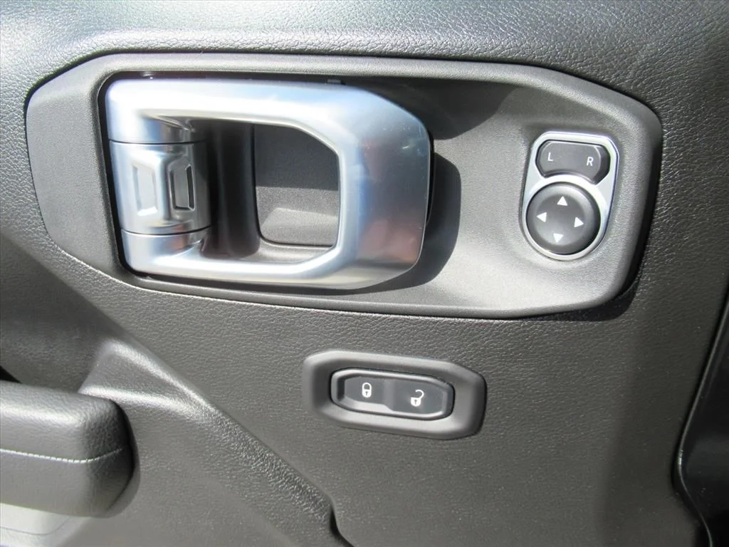 New 2026 Black Clear-Coat Exterior Paint Jeep Sport S image 19